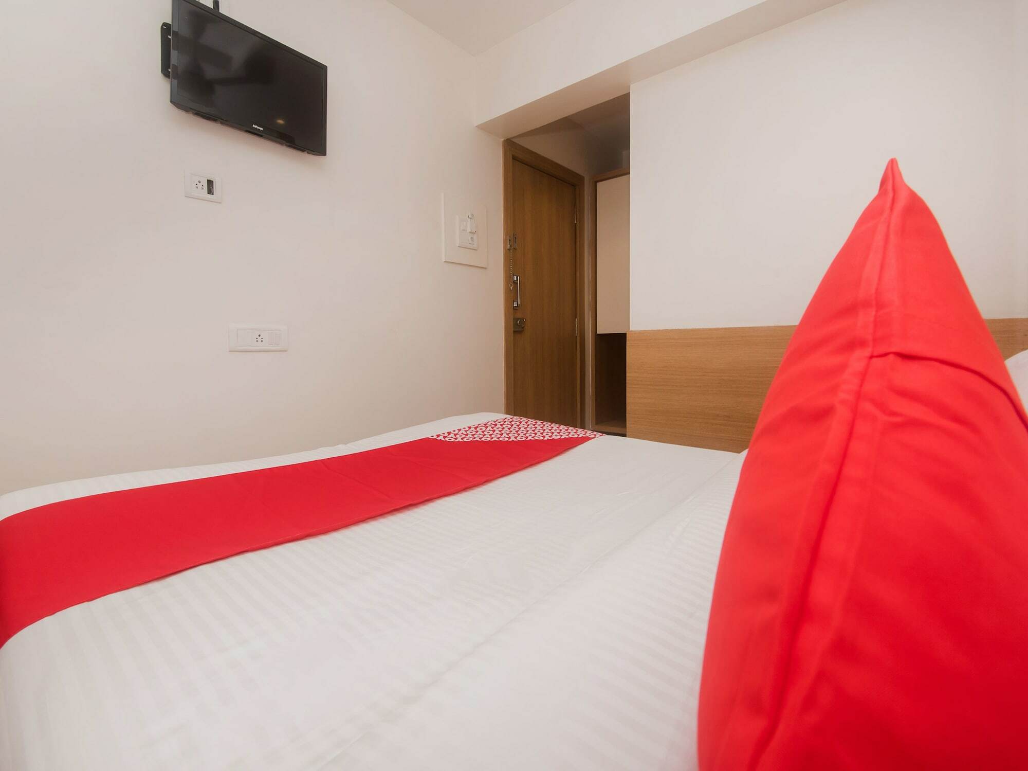 Fabhotel Starwood Residency - Behind Bmw Car Showroom Navi Mumbai Exterior foto